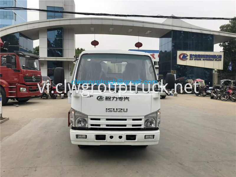 Isuzu Truck 1